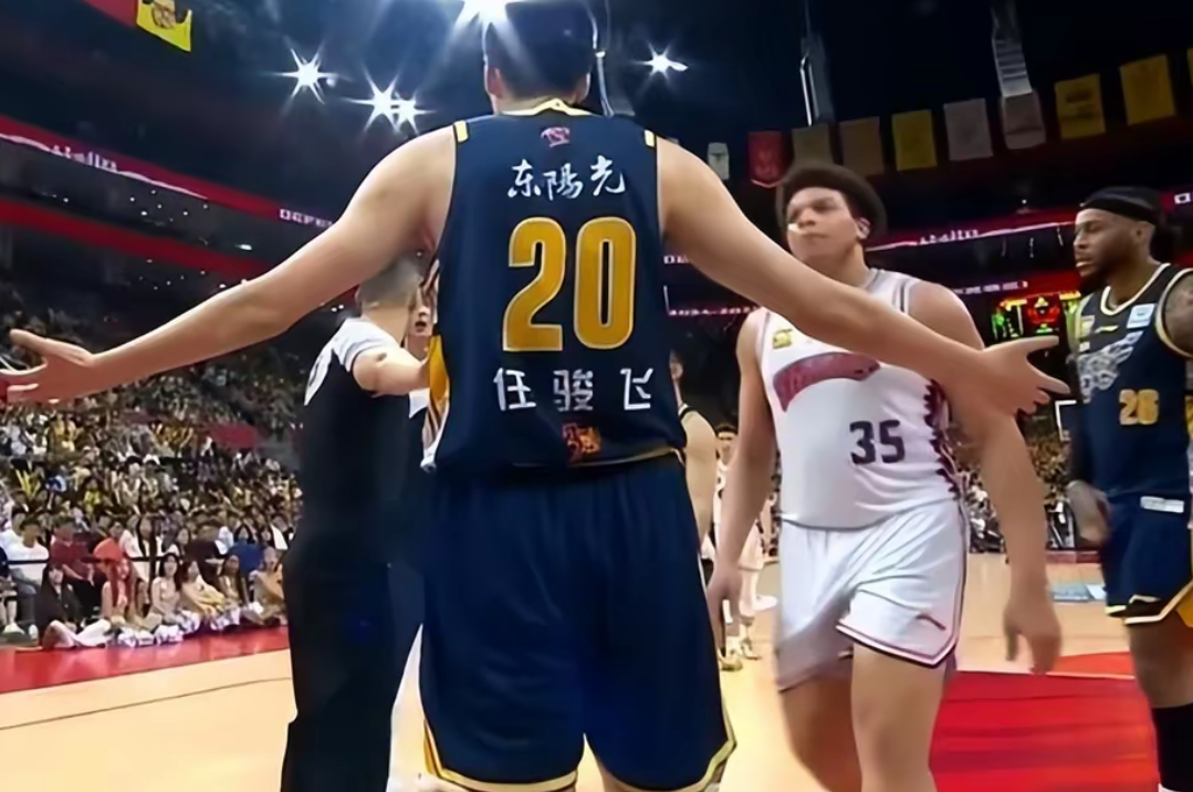 广东宏远冲刺阶段豪取连胜,志在欧篮联名次提升,悬念犹存,赛程密集仍需轮换的简单介绍 广东宏远冲刺阶段豪取连胜,志在欧篮联名次提升,悬念犹存,赛程密集仍需轮换的简单介绍